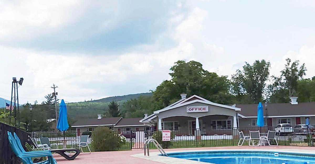 Gorham Motor Inn Bagian luar foto