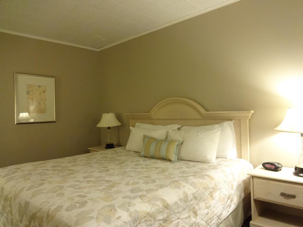 Gorham Motor Inn Bagian luar foto