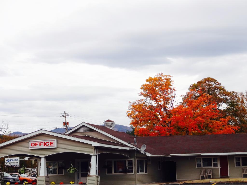 Gorham Motor Inn Bagian luar foto