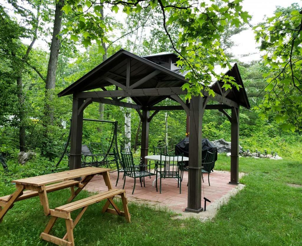 Gorham Motor Inn Bagian luar foto